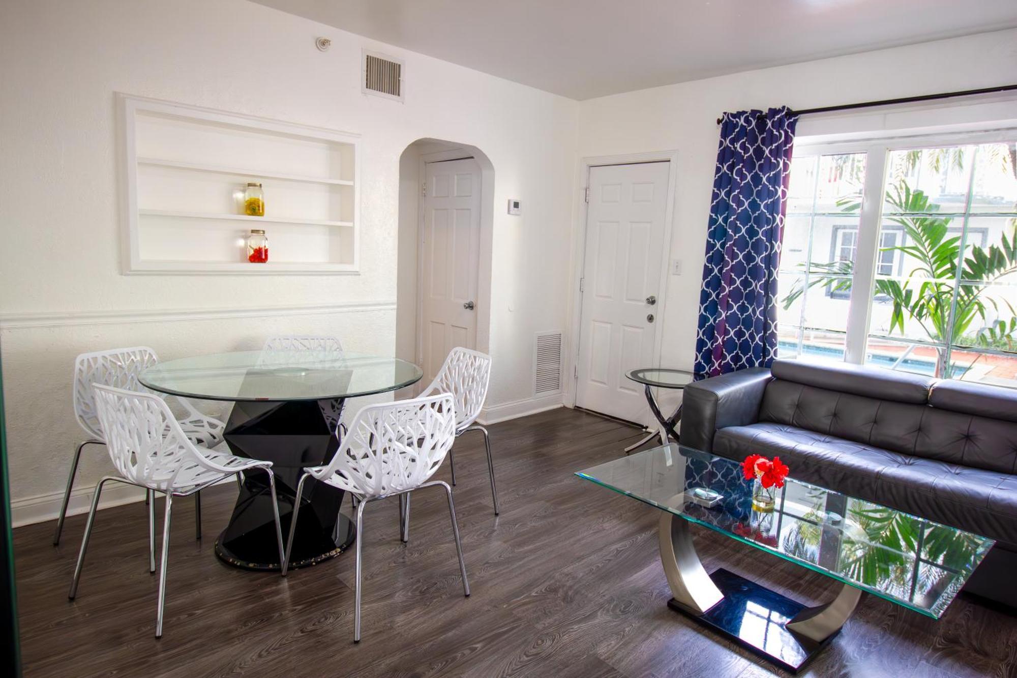 Courtyard Apartments Part Of The Oasis Casita Collection Miami Beach Esterno foto