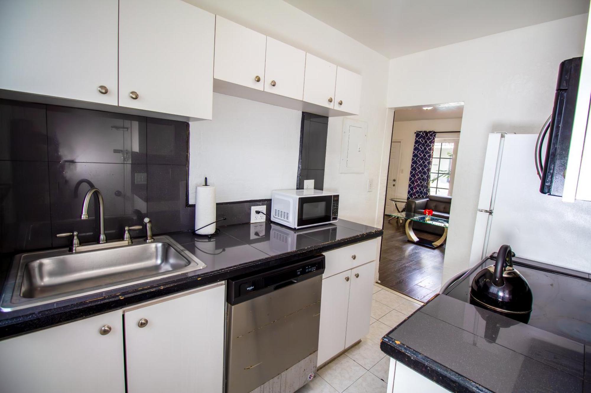 Courtyard Apartments Part Of The Oasis Casita Collection Miami Beach Esterno foto